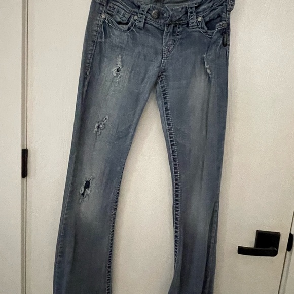 Silver Tuesday Jeans with a 30in inseam. Used condition - Picture 2 of 5